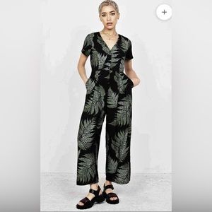 Super cute fern print jumpsuit size 4 from Disturbia. Never worn!